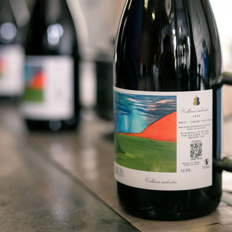 Mise en bouteille du vin rouge "Collines ardentes" du Domaine de Bazin - Merlot Cabernet Sauvignon -